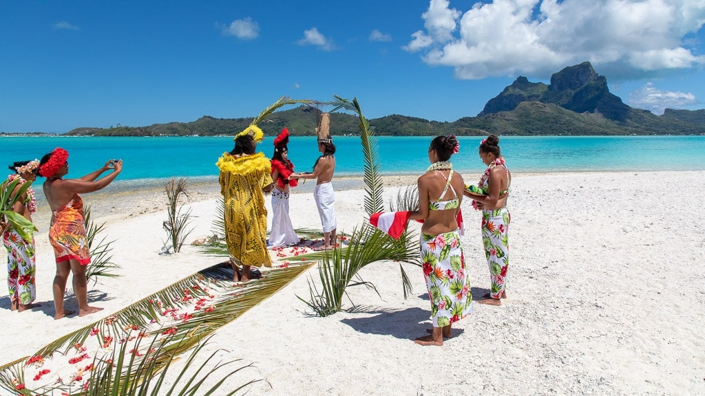 The 3 key elements of a Traditional Tahitian Wedding